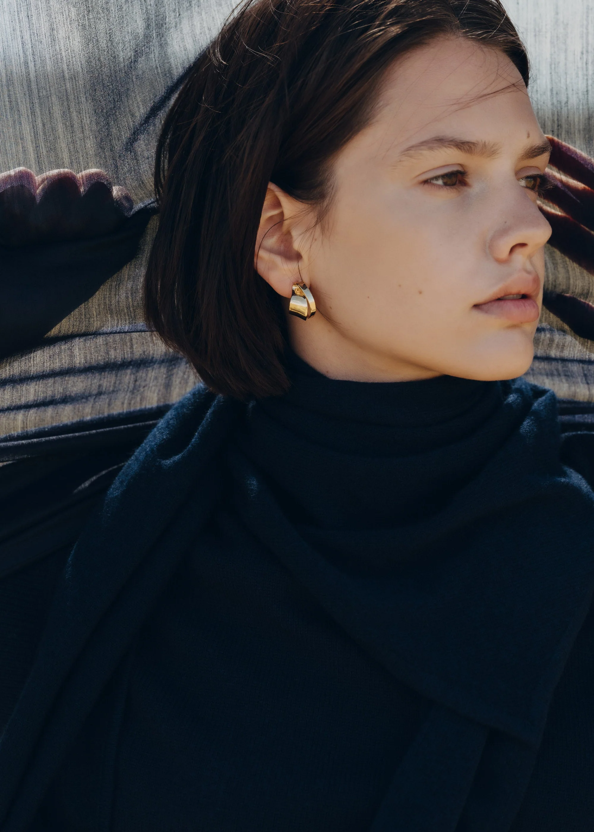 Éole Curled Earrings - 24 carat gold-gilded edition - Image 5