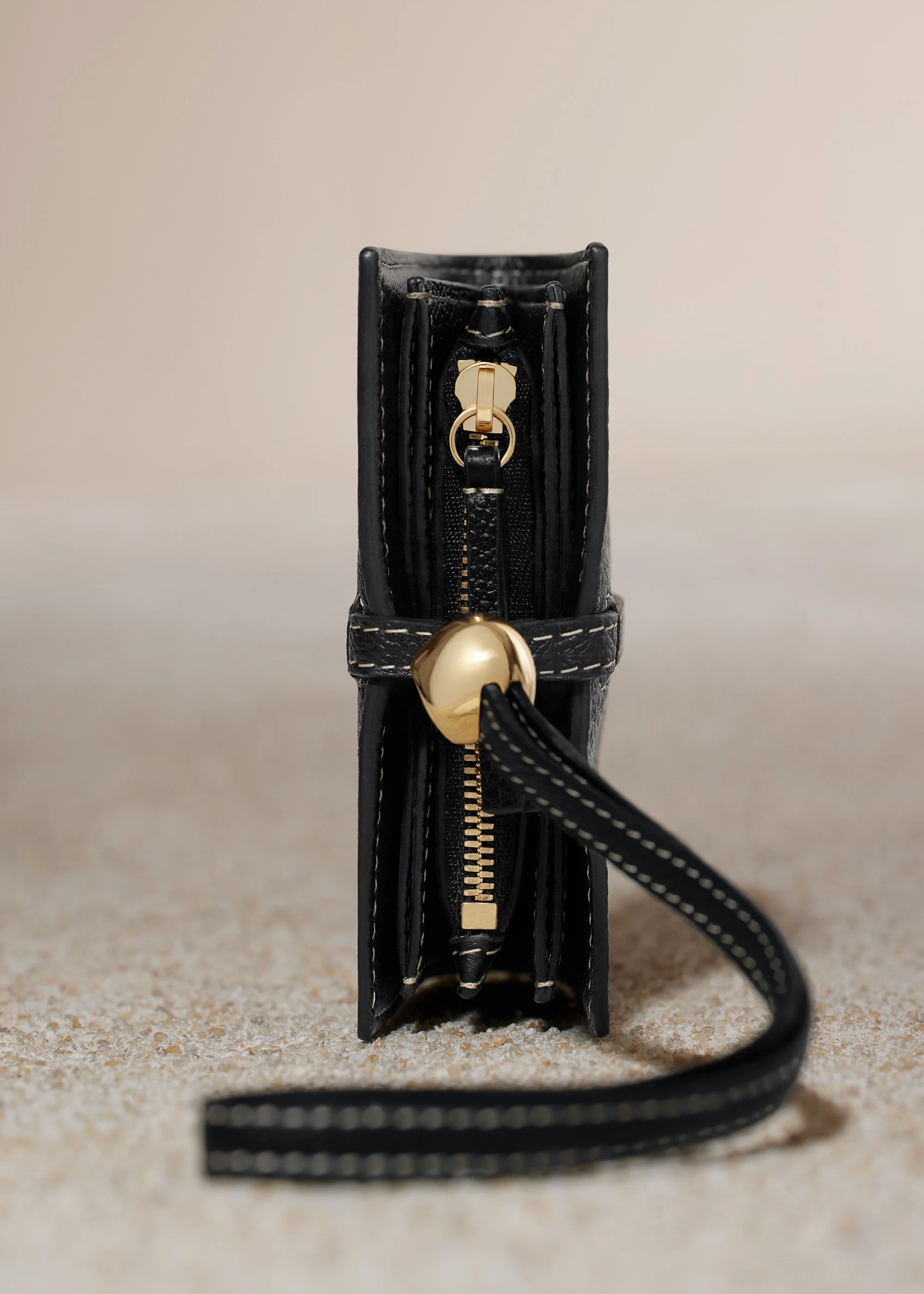 Kayé Card Holder - Textured Black - Image 4