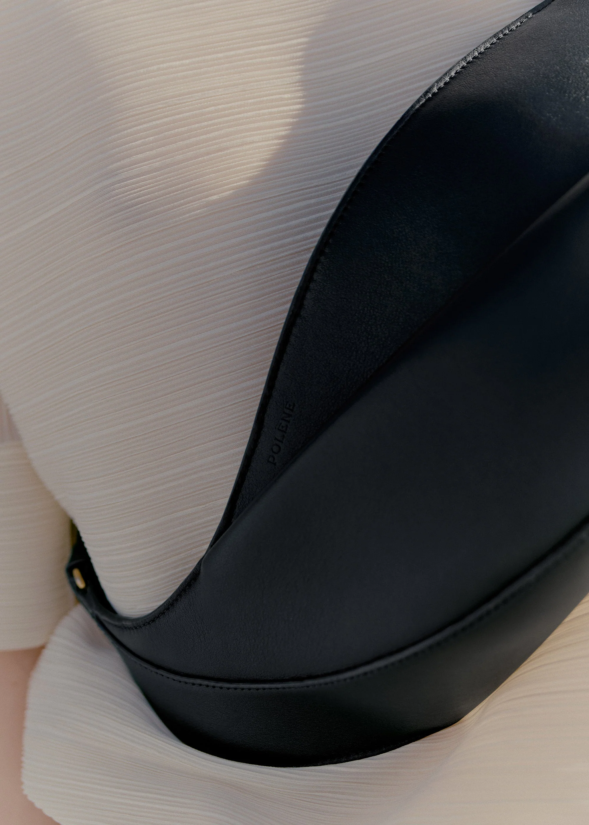Neyu - Smooth Black - Image 5