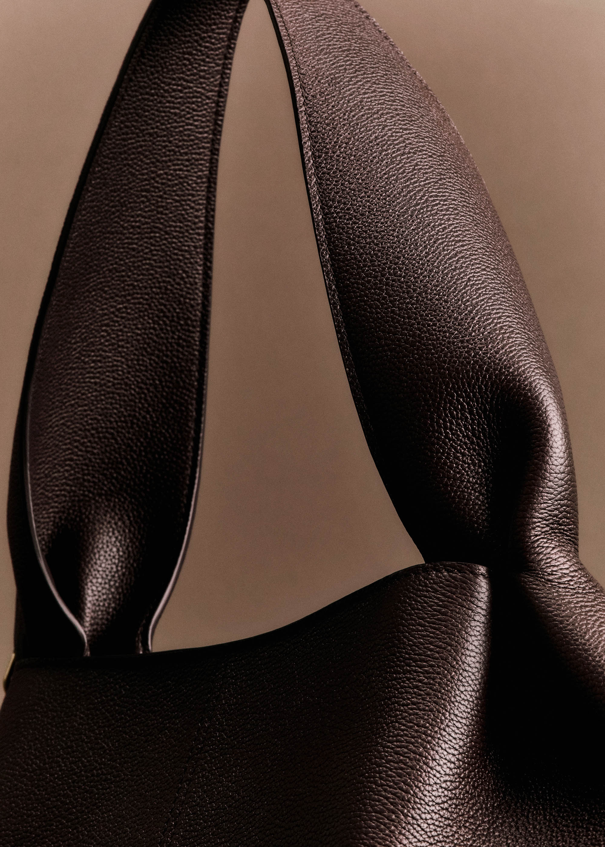 Numéro Neuf East-West - Textured Ebony - Image 5